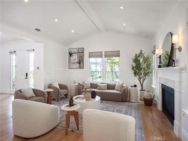 8056 Kentwood, Los Angeles, CA 90045