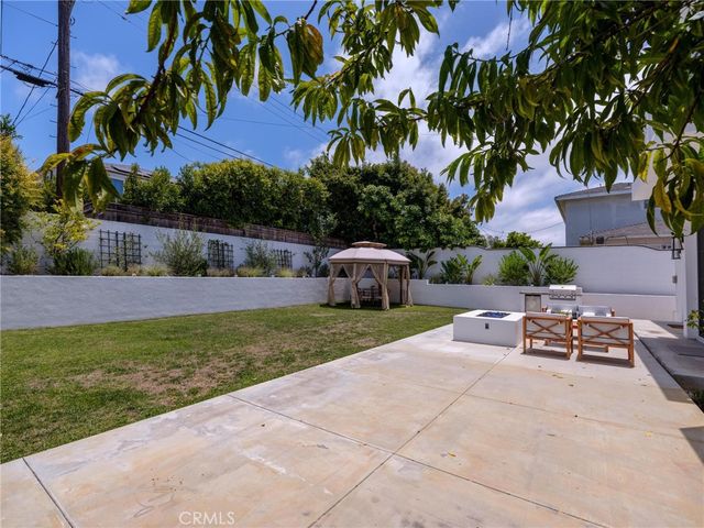 8056 Kentwood, Los Angeles, CA 90045
