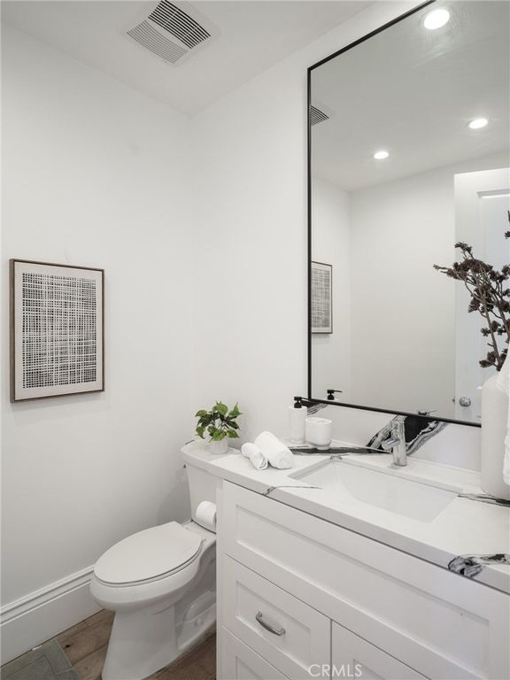 Image 11 of property listing at 8056 Kentwood, Los Angeles, CA 90045