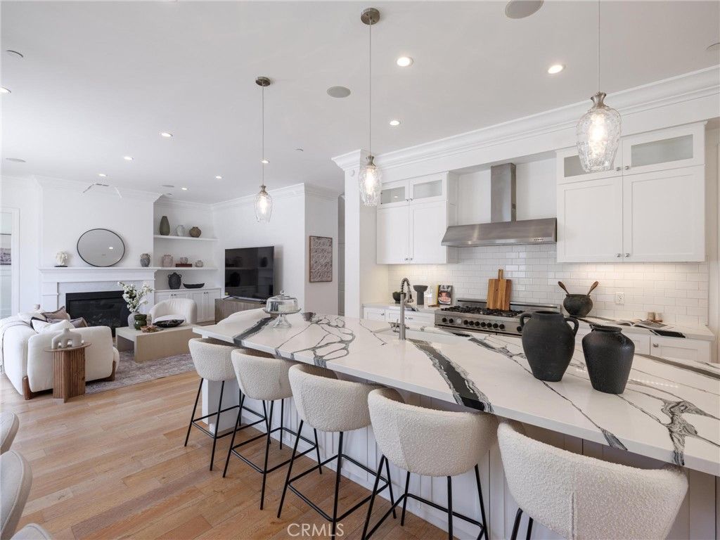 Image 18 of property listing at 8056 Kentwood, Los Angeles, CA 90045
