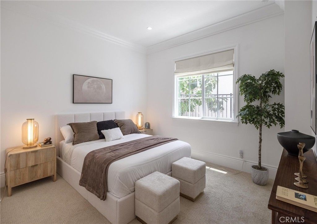 Image 22 of property listing at 8056 Kentwood, Los Angeles, CA 90045