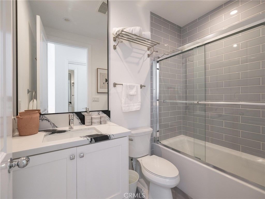 Image 24 of property listing at 8056 Kentwood, Los Angeles, CA 90045