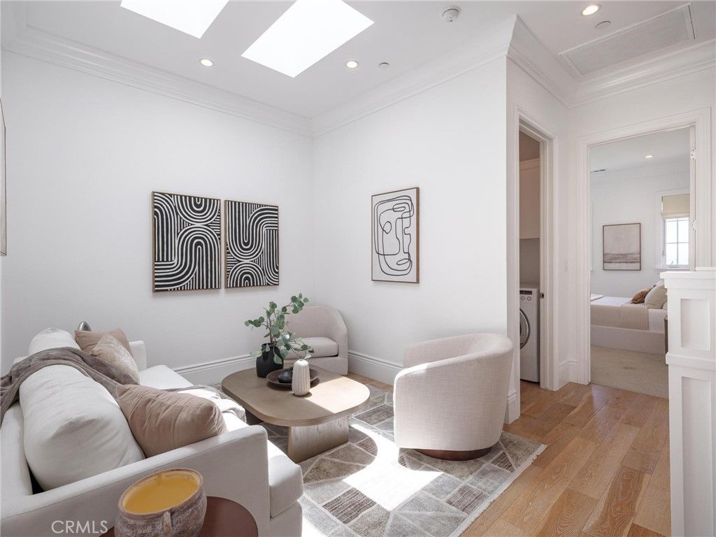 Image 26 of property listing at 8056 Kentwood, Los Angeles, CA 90045