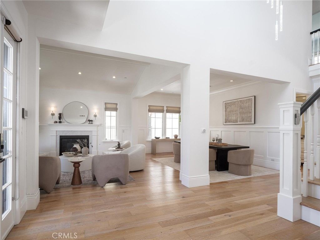 Image 3 of property listing at 8056 Kentwood, Los Angeles, CA 90045