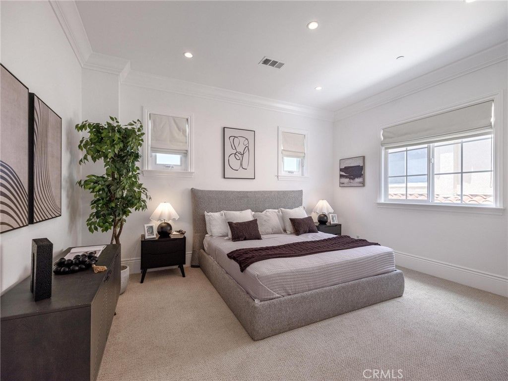 Image 31 of property listing at 8056 Kentwood, Los Angeles, CA 90045