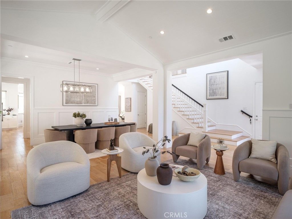 Image 6 of property listing at 8056 Kentwood, Los Angeles, CA 90045