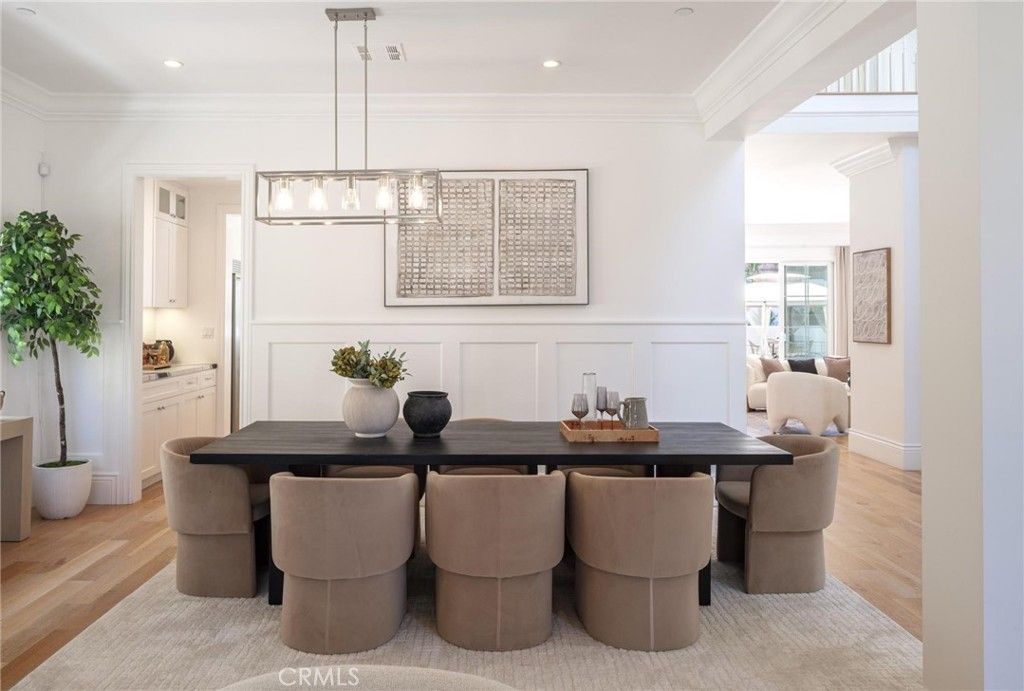 Image 7 of property listing at 8056 Kentwood, Los Angeles, CA 90045