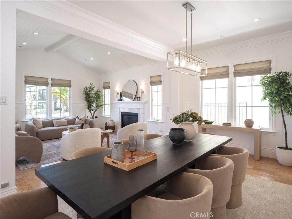 Image 8 of property listing at 8056 Kentwood, Los Angeles, CA 90045