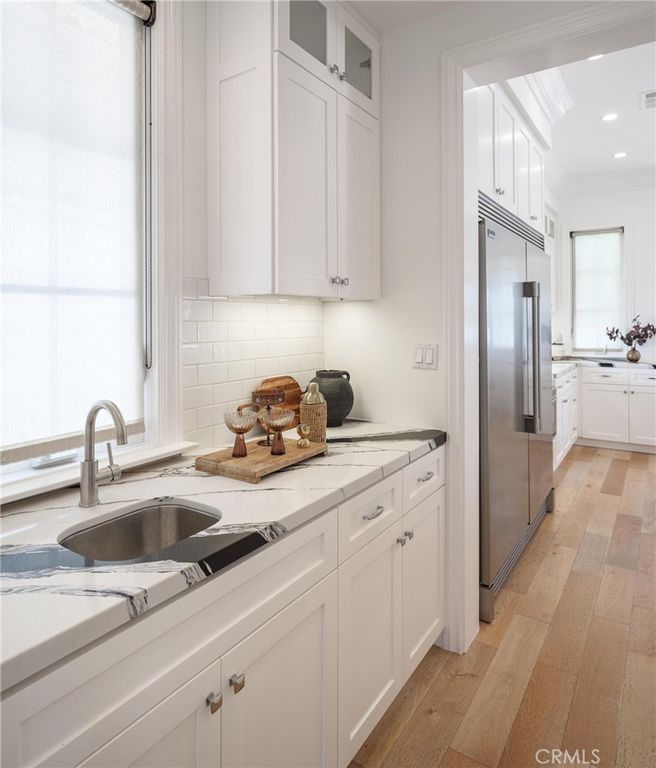 Image 9 of property listing at 8056 Kentwood, Los Angeles, CA 90045