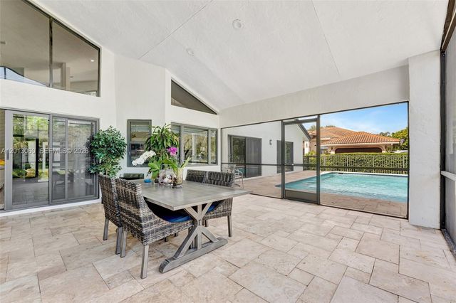 10325 NW 6th St, Coral Springs, FL 33071