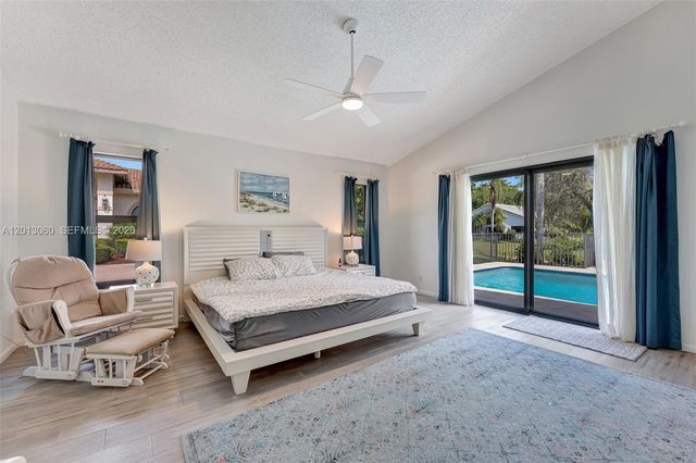 10325 NW 6th St, Coral Springs, FL 33071