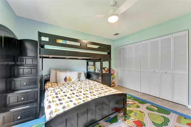 10325 NW 6th St, Coral Springs, FL 33071