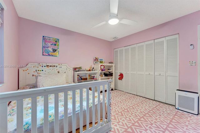 10325 NW 6th St, Coral Springs, FL 33071