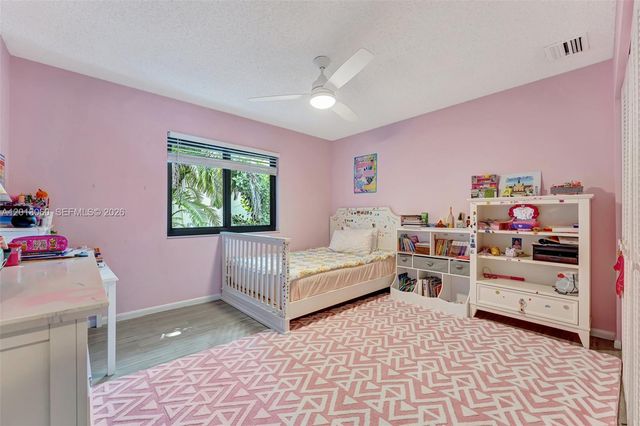 10325 NW 6th St, Coral Springs, FL 33071
