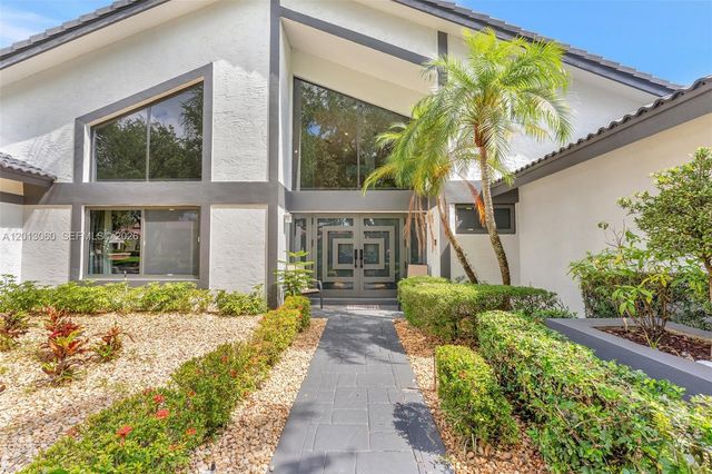 10325 NW 6th St, Coral Springs, FL 33071