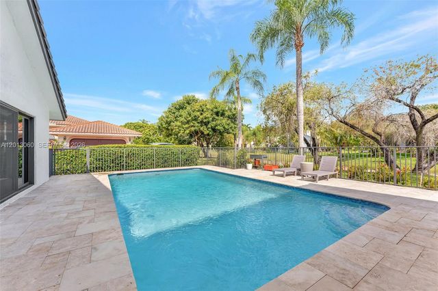 10325 NW 6th St, Coral Springs, FL 33071