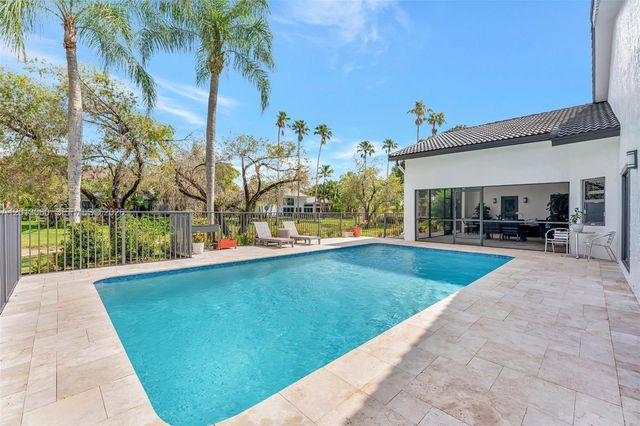 10325 NW 6th St, Coral Springs, FL 33071