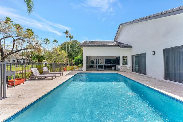 10325 NW 6th St, Coral Springs, FL 33071