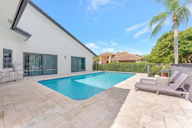 10325 NW 6th St, Coral Springs, FL 33071