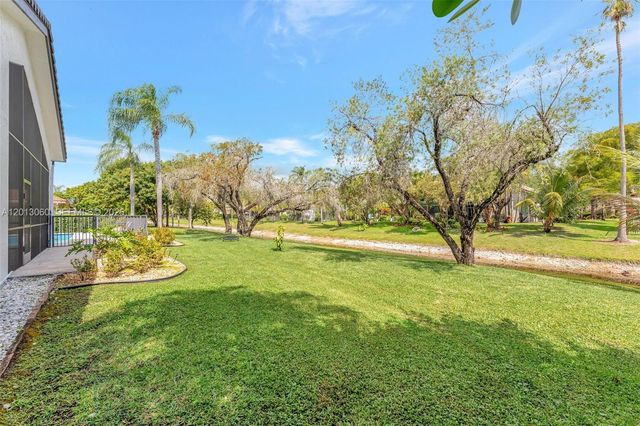 10325 NW 6th St, Coral Springs, FL 33071
