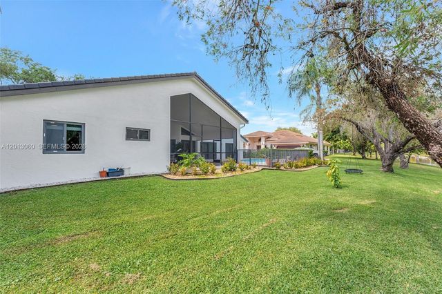 10325 NW 6th St, Coral Springs, FL 33071