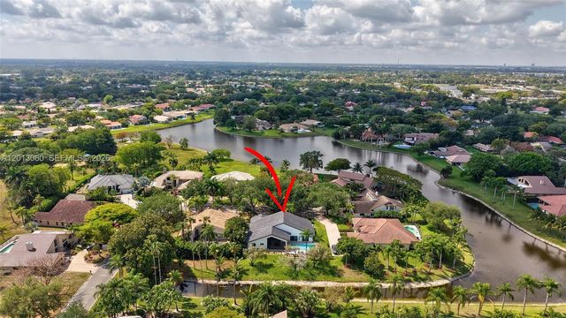 10325 NW 6th St, Coral Springs, FL 33071