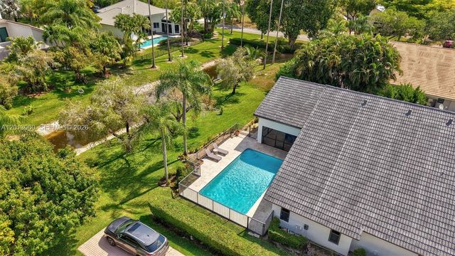 10325 NW 6th St, Coral Springs, FL 33071