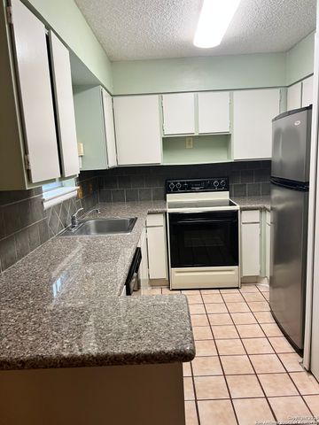 923 Vance Jackson, San Antonio, TX 78201