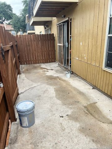 923 Vance Jackson, San Antonio, TX 78201