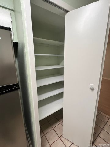 923 Vance Jackson, San Antonio, TX 78201