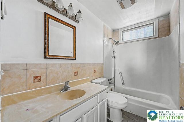 108 Mink Lane, Lehman Twp, PA 18324