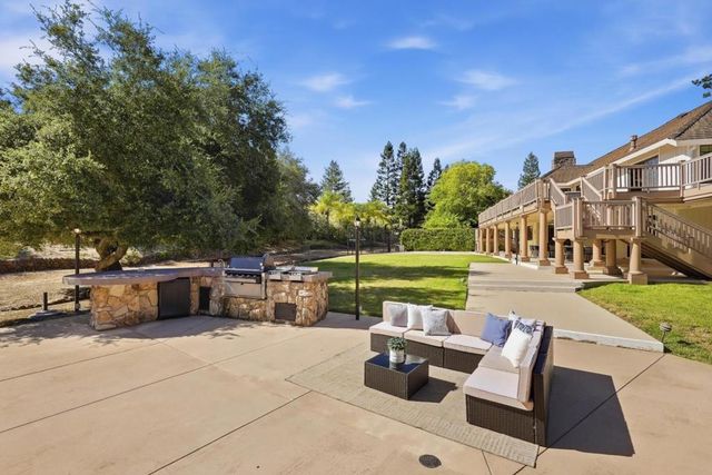 18803 Hilltop Way, Saratoga, CA 95070