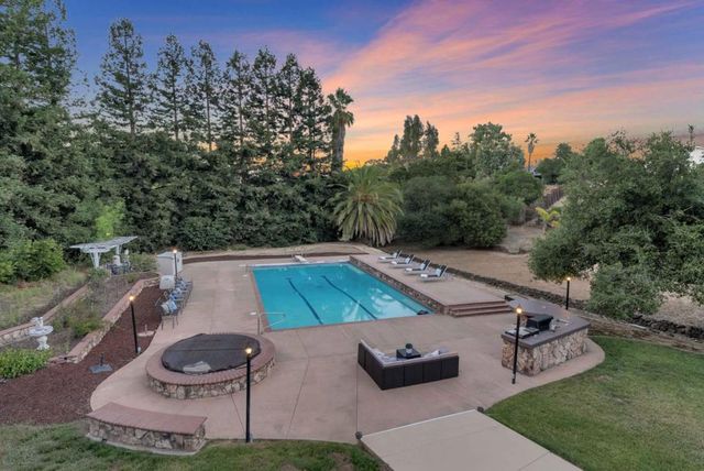 18803 Hilltop Way, Saratoga, CA 95070