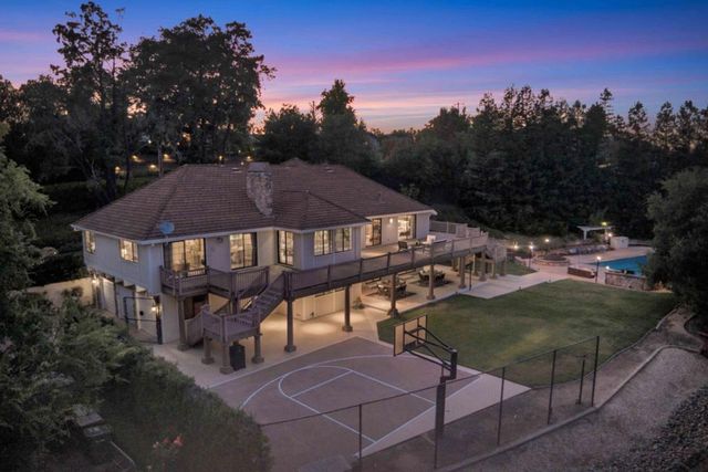 18803 Hilltop Way, Saratoga, CA 95070