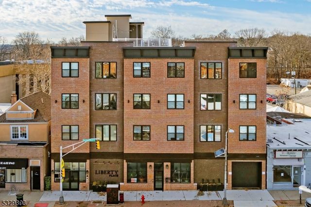660 Bloomfield Ave, Unit 403 403, Bloomfield Twp., NJ 07003