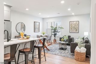 660 Bloomfield Ave, Unit 403 403, Bloomfield Twp., NJ 07003
