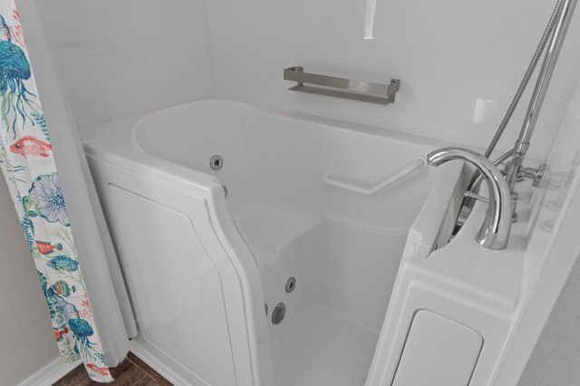 8134 Menorca Street, Navarre, FL 32566