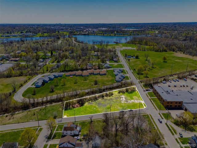 91 Lake Street, Pontiac, MI 48341