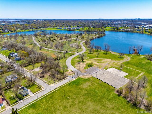 91 Lake Street, Pontiac, MI 48341