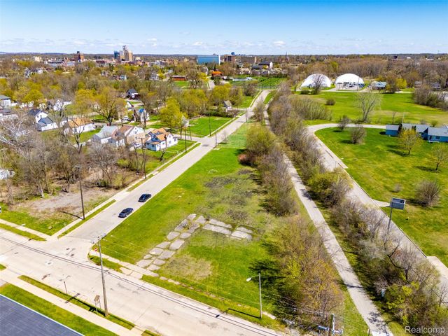 91 Lake Street, Pontiac, MI 48341