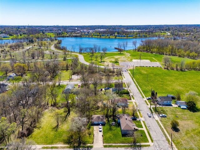 91 Lake Street, Pontiac, MI 48341
