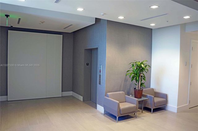 100 N Federal Hwy, Hallandale Beach, FL 33009