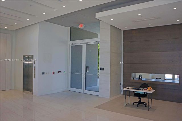 100 N Federal Hwy, Hallandale Beach, FL 33009