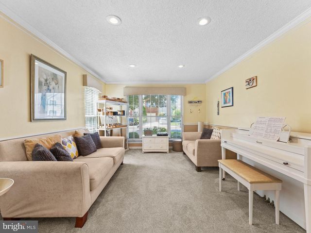 34 LA COSTA DR, Blackwood, NJ 08012