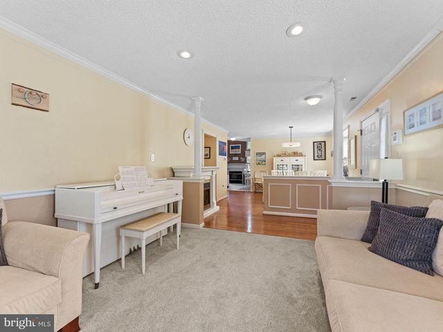 34 LA COSTA DR, Blackwood, NJ 08012