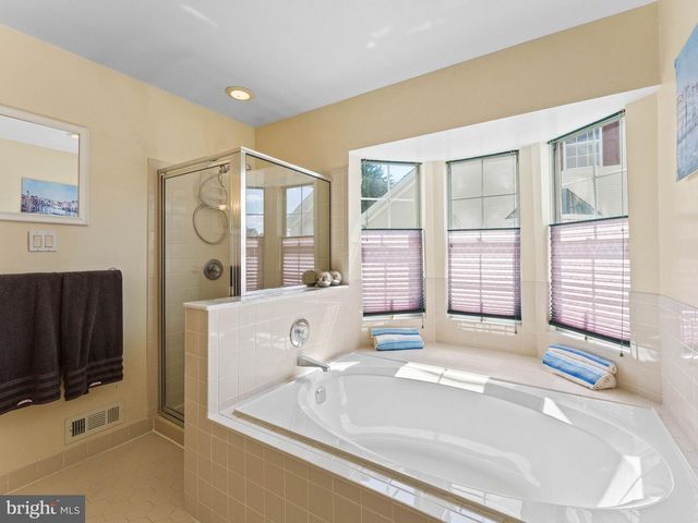 34 LA COSTA DR, Blackwood, NJ 08012