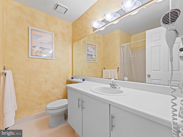 34 LA COSTA DR, Blackwood, NJ 08012