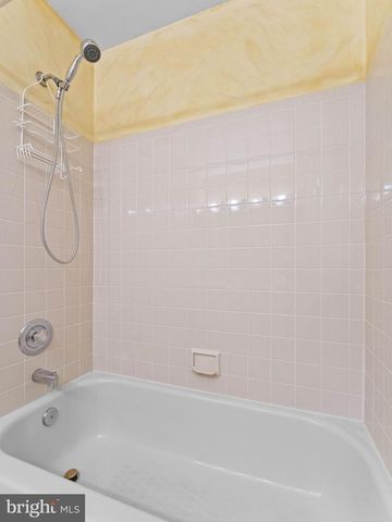 34 LA COSTA DR, Blackwood, NJ 08012