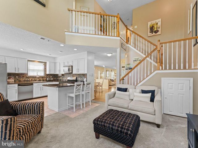 34 LA COSTA DR, Blackwood, NJ 08012