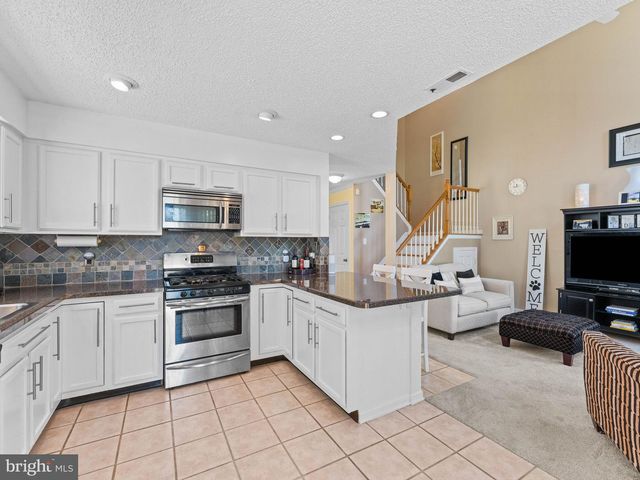 34 LA COSTA DR, Blackwood, NJ 08012